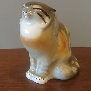 Russian Porcelain Glazed Pleasant Cat Figurine LFZ